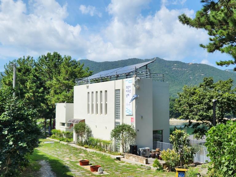 Hosanna The Ocean Namhae - B&B Namhae