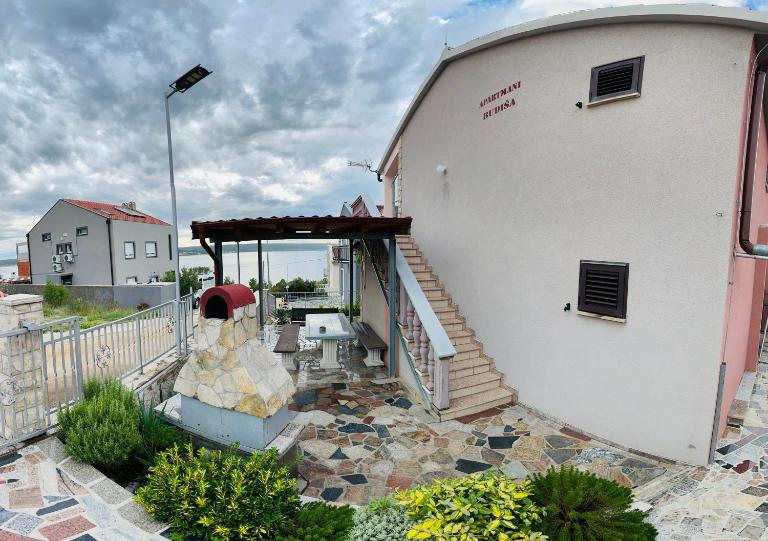 Apartmani Budiša Maslenica - B&B Maslenica