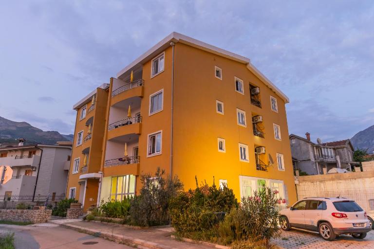 Apart hotel St.Pijerre - Bed and Breakfast Stari Bar