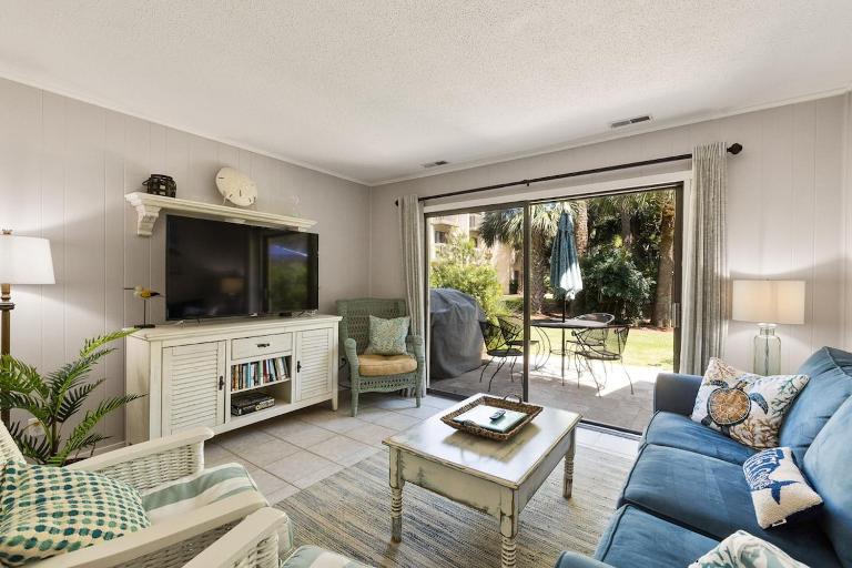 2 Bed 2 and one half Bath 34 Coligny Villa Near Beach & Plaza - B&B Hilton Head