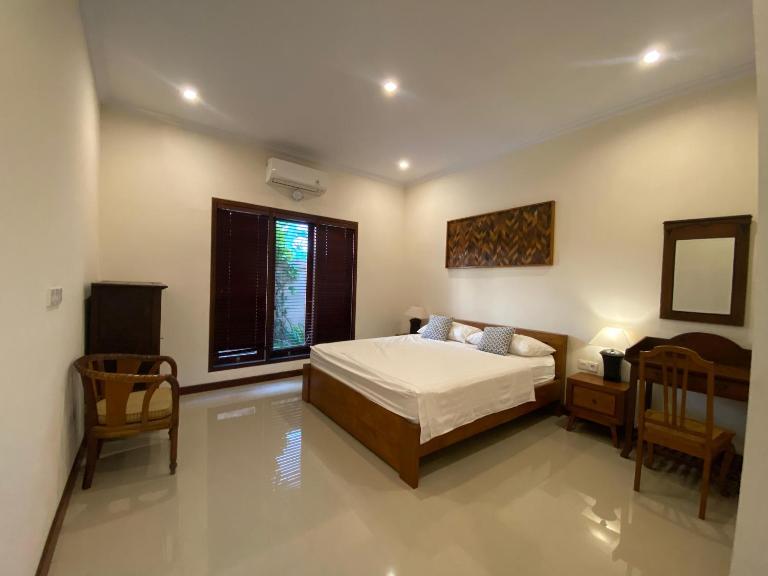 Pering Diamond Villa - Bed and Breakfast Curahmas