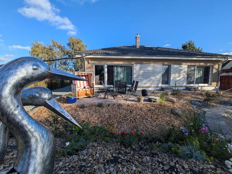 "Natur-Retreat am Bodden mit Kranichbeobachtung"-Haus kleiner Kranich - B&B Neuendorf Hof