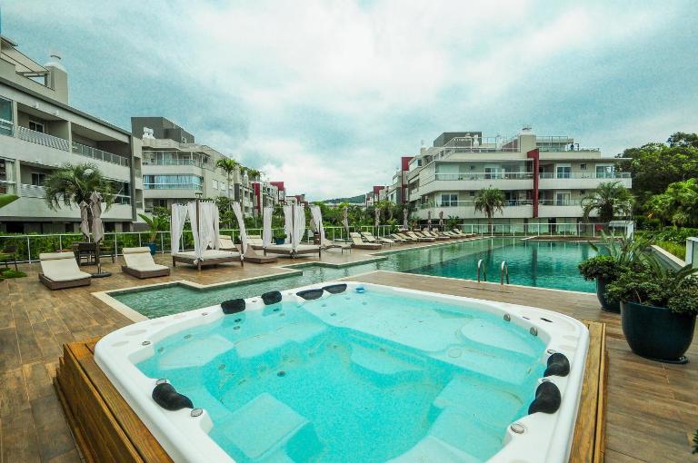 Thai Beach Home Spa: Apto 200m da Praia N605 - Ferienwohnung Florianópolis