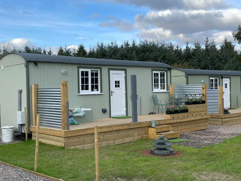 The Swift, Shepherds Hut at Bee Happy Breaks Scotland - Chambres d'hôtes Perth