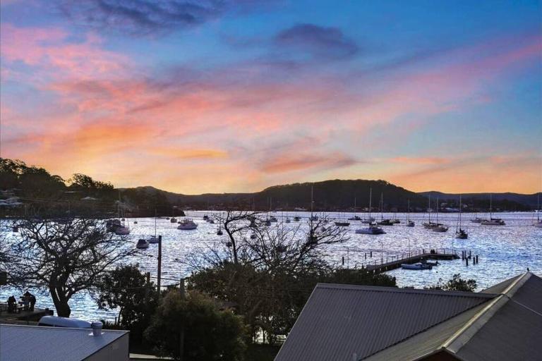 Magical Hardy's Bay Waterfront Apartment - Bed and Breakfast Kilgra