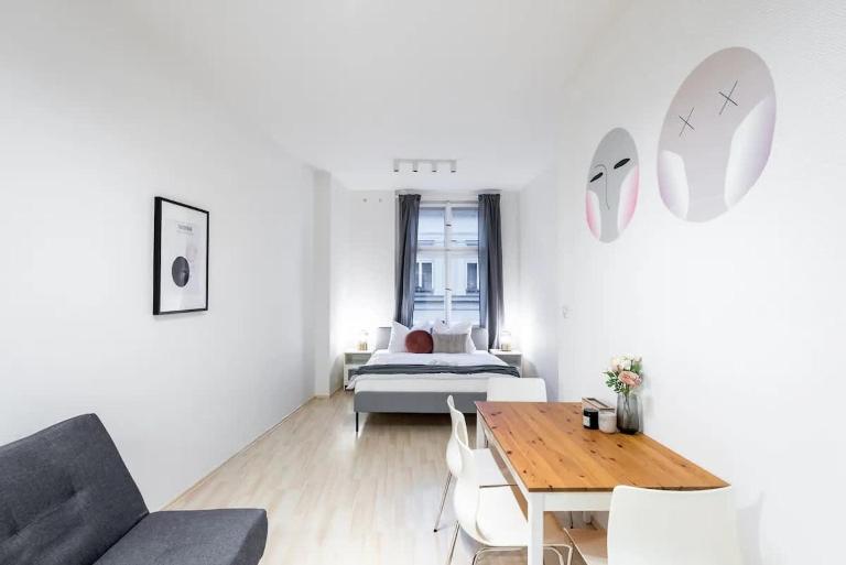 Vast Central Old Town Studio For 3 - Chambres d'hôtes Prague