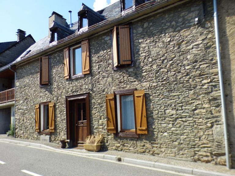 Maison familiale pour 8 - Bed and Breakfast Saint-Aventin