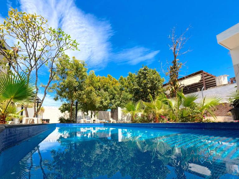 Commercial Zone Studios, Pool, BBQ and Beach 7 Blocks - Chambres d'hôtes La Paz