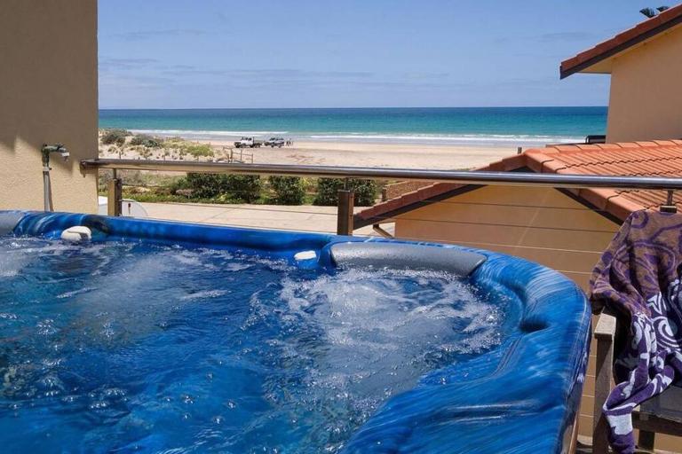 Luxury Spa Beachfront Moana - B&B Moonie