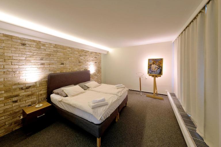 ViDa Prostorný 220 m2 3BR Apartmán s Krbem a Zahradou, Ideální pro Rodiny - B&B Prague