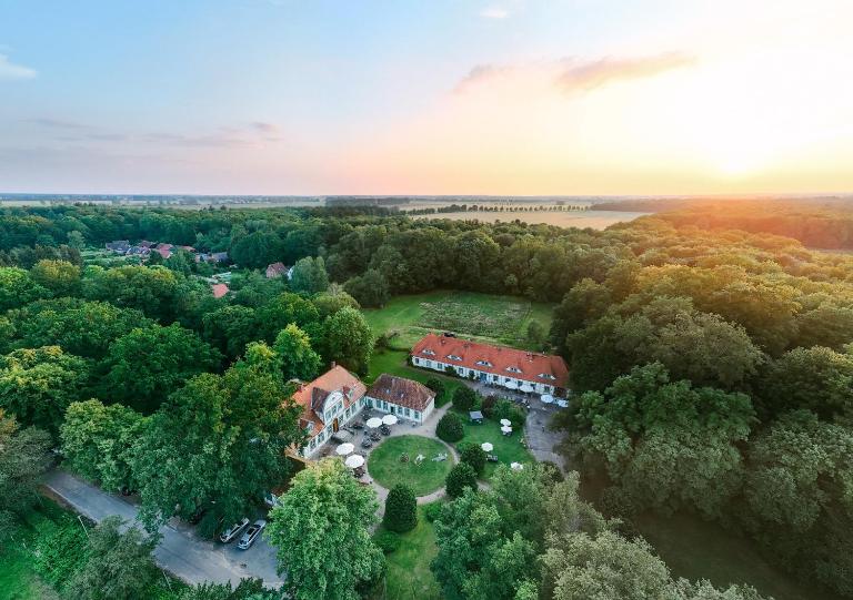 Ferienwohnnug im Jagdschloss - B&B Neustadt-Glewe