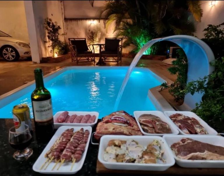LINDA CASA COM PISCINA EM PICARRAS SC e VISTA PARA O MAR - Ferienwohnung Bugres
