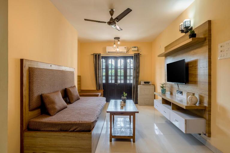 2 bhk apartment with paddy field view - B&B Mormugao