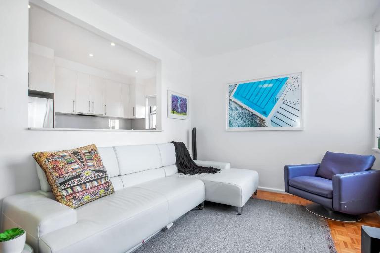 Bondi Getaway - Parking and Walk to the Beach - Bed and Breakfast Sydney