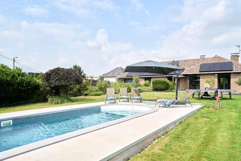 VILLA ARCADIA - Piscine - Spa - Sauna - Cinéma - Jeux d'arcades - Jeux vidéo - Bassin naturel - Jardin - Chambres d'hôtes Seclin