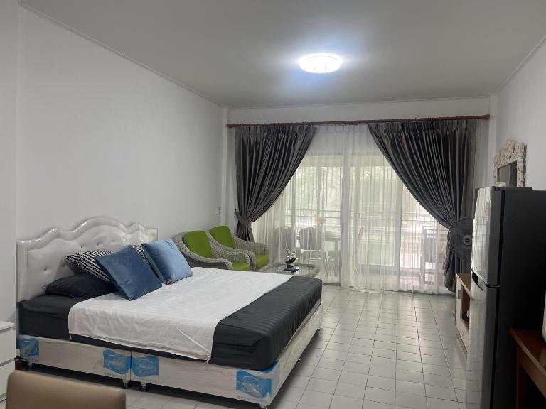 Baan Suan Lalana Room - Chambres d'hôtes Jomtien