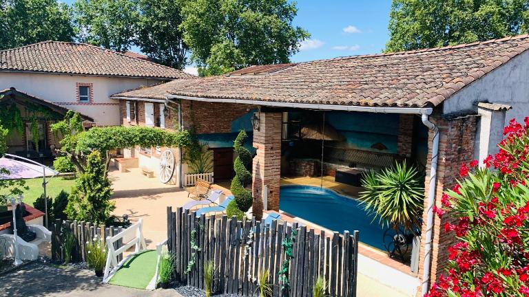 Studio Au Clos Saint Georges , piscine et Spa - Bed and Breakfast Saint-Jory