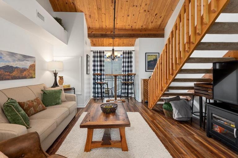 Mountain Inn Lodge 55 with Wintergreen Advantage - B&B Wintergreen