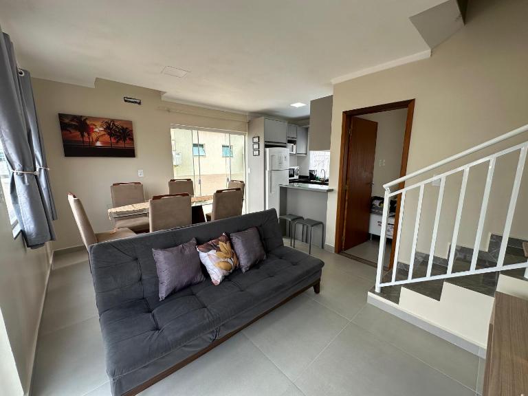 Duplex de 3 Quartos com Piscina - 140m da praia - B&B Bombinhas