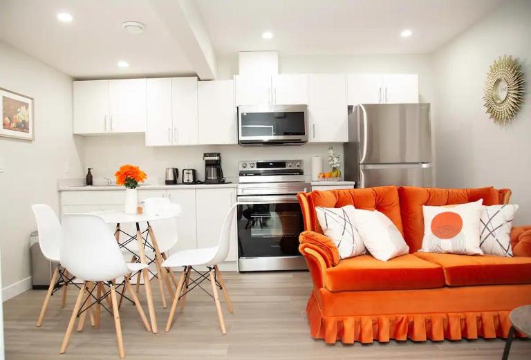 Love Villa - Bed and Breakfast Saskatoon