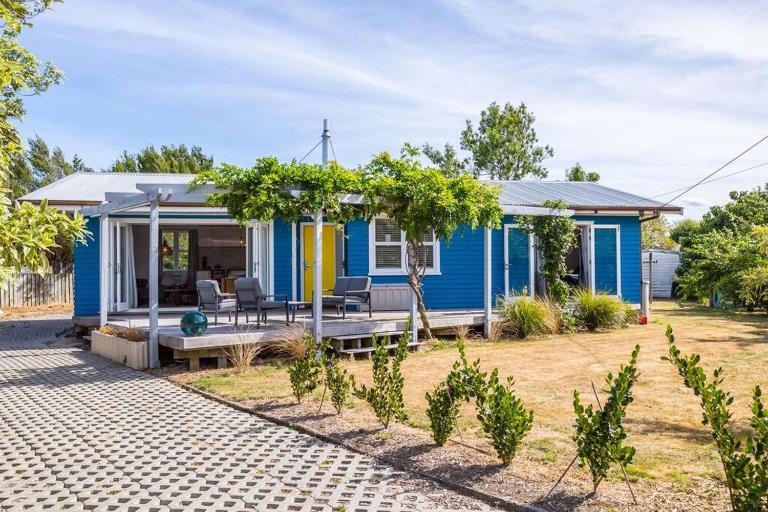Little Blue Bach - B&B Martinborough