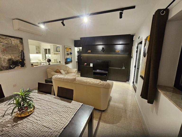 3 bedroom apt in prime location 5m away from beach - B&B Swieqi