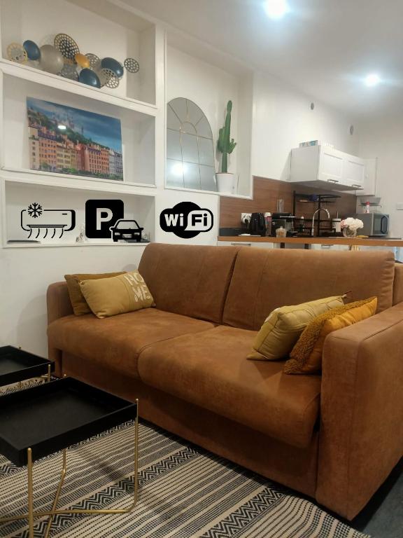 Le Petit Cocon - Parking privé - Lyon Sud - B&B Vénissieux