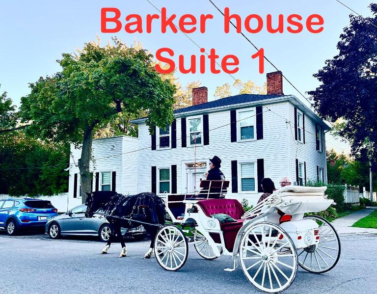 Barker House 1# Suite-heart of oldtown - Bed and Breakfast Niagara-on-the-Lake