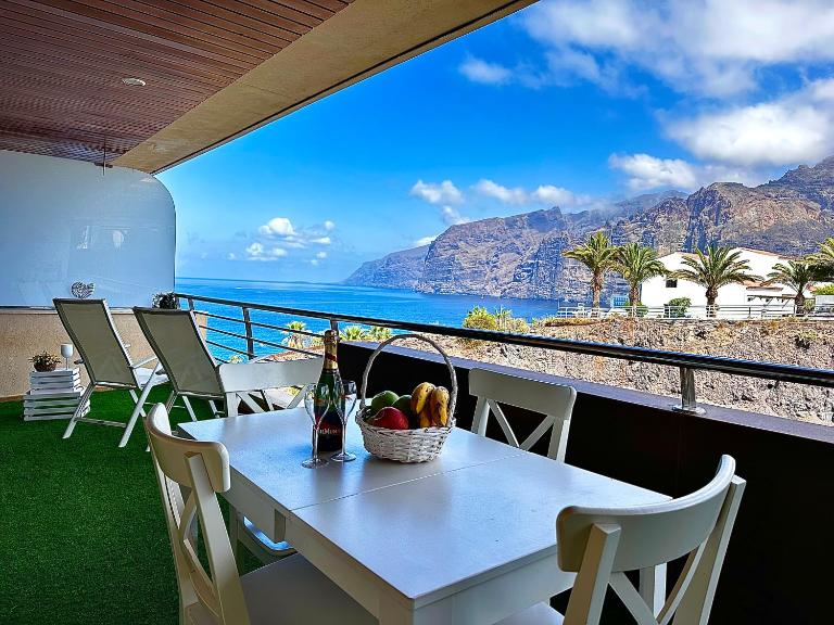 Cliffside Residence - Chambres d'hôtes Puerto de Santiago