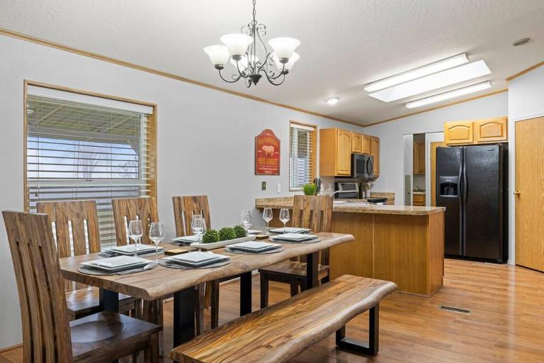 Spacious Ranch Home with Fenced Yard - B&B Kennewick