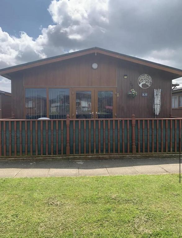 2 Bed Chalet Sleeps 6 - Pets Near Beach Parking - B&B Mablethorpe