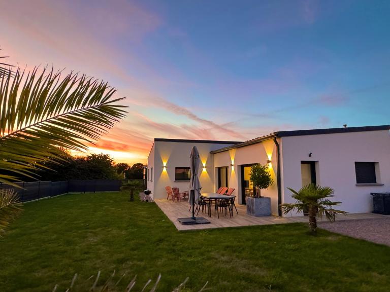 Maison neuve 4 étoiles plain-pied proche de la mer - Bed and Breakfast Plurien