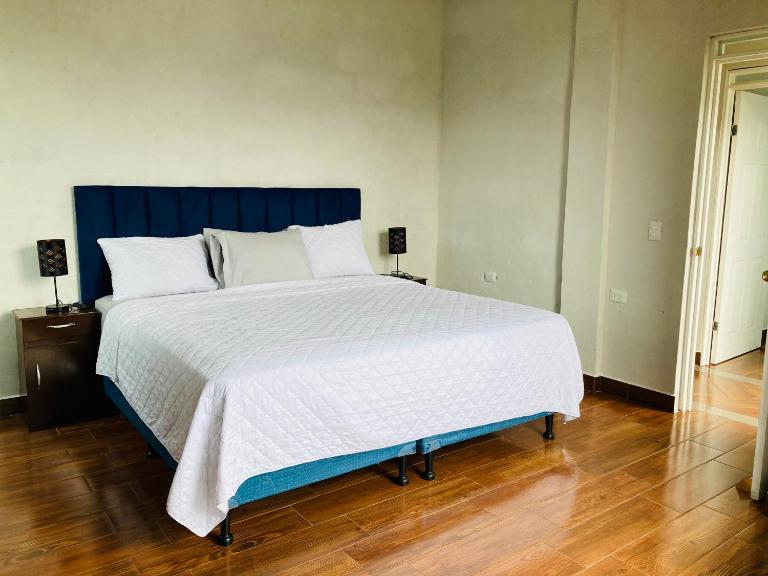 Casa Rosita! Vista al lago! - B&B San Pedro La Laguna