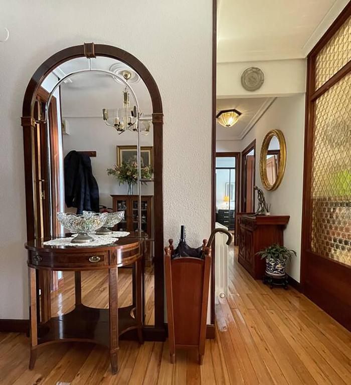 Elegante apartamento con vistas al puerto - Ferienwohnung Santander