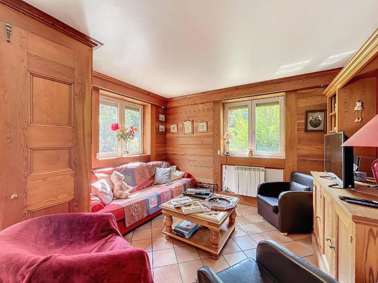 Chalet rénové avec cheminée et terrasse, proche télécabine - FR-1-688-96 - B&B Les Allues