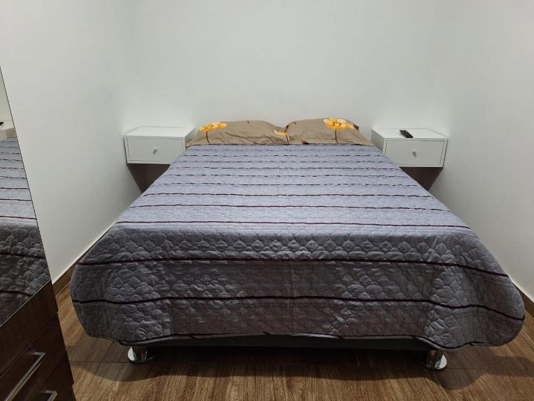 Dormitorio matrimonial 01 - Bed and Breakfast Lima