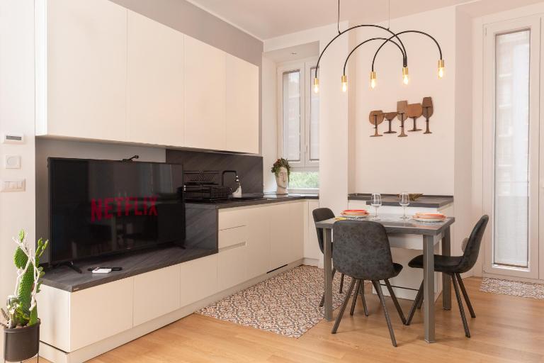 ArtStay Exclusive Apt Navigli, Metro & Parking - Chambres d'hôtes Milan