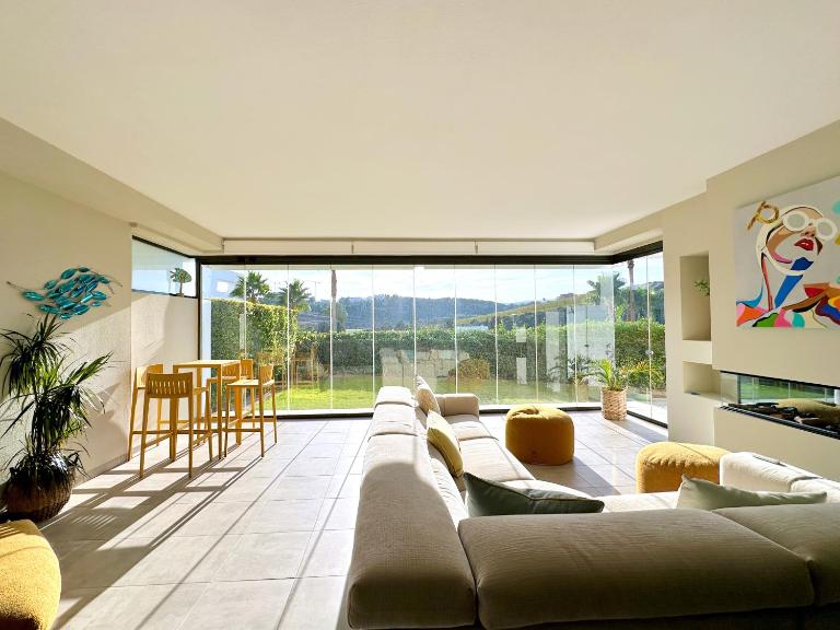 Modern 3-bedroom apartment in Casares Green - B&B Casares