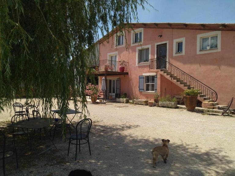 Ecurie Le Pas du Loup - B&B Caumont-sur-Durance