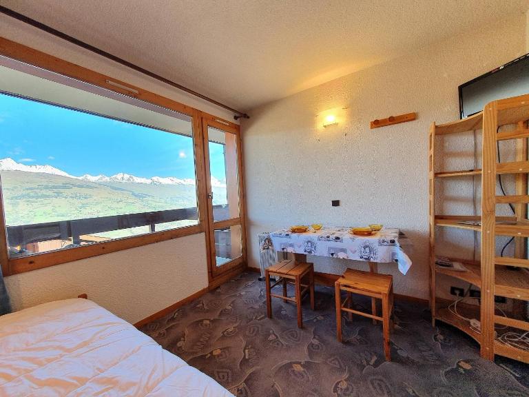 Confortable studio 2 pers. à 100m des pistes avec balcon et vue Mont-Blanc - FR-1-353-22 - B&B La Plagne