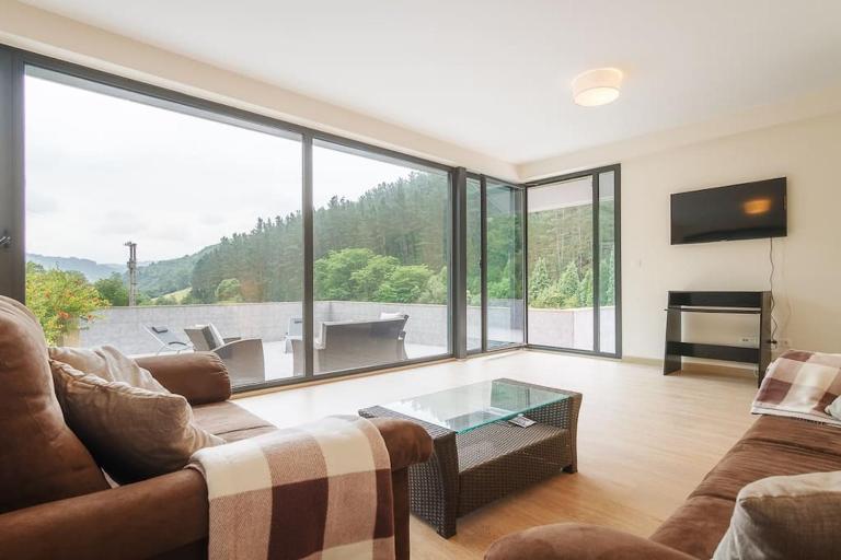 Beautiful townhouse 20km from Bilbao - B&B Laudio / Llodio
