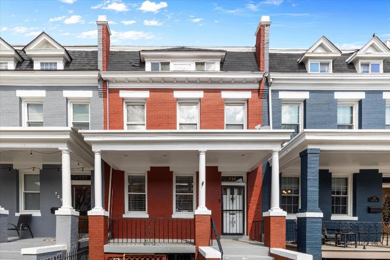 Family & Group Trips to DC - 4-BR Close to METRO - B&B Washington D.C.