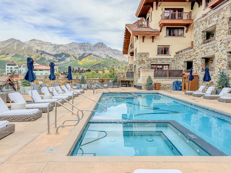 Forbes 5 Star Luxury Hotel - 1 Br Ski-in Ski-out Residence in Mountain Village Colorado - B&B Telluride