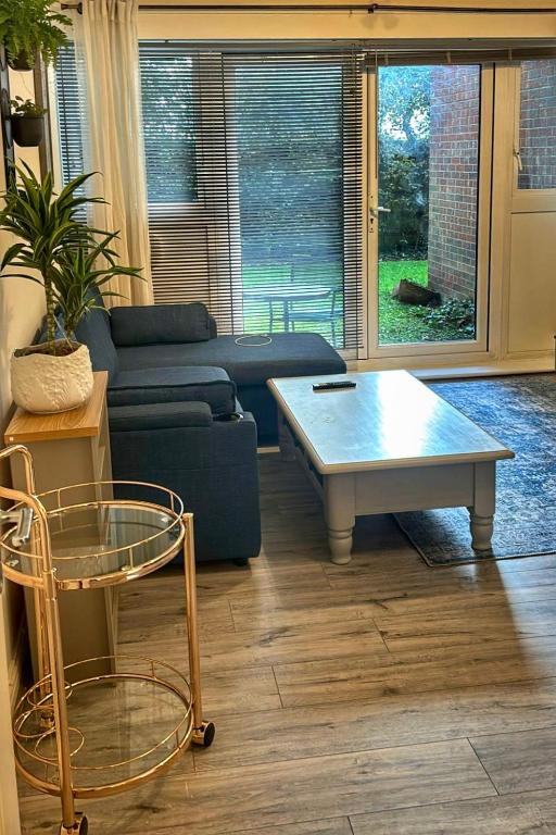 2 bed room , ensuite Flat close to Heathrow, Windsor , Langley - B&B Langley Marish