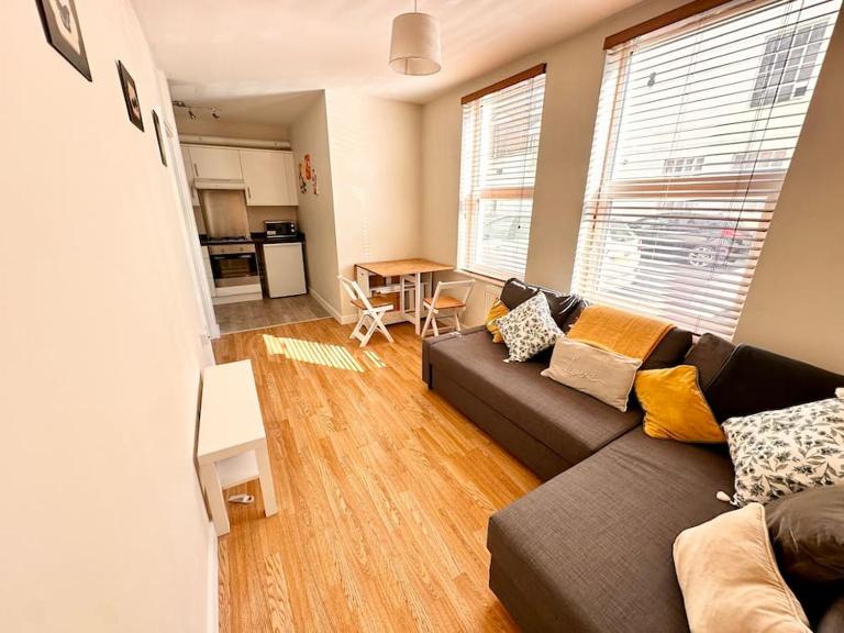 2 bedroom apartment in SE13 - B&B London