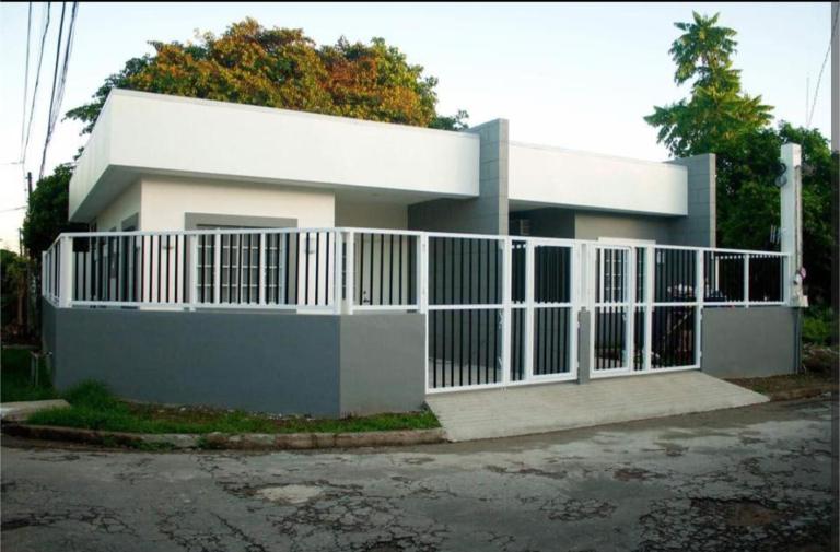 Entire Home Fully Furnished Netflix AC Auto washer and Dryer - B&B Daet