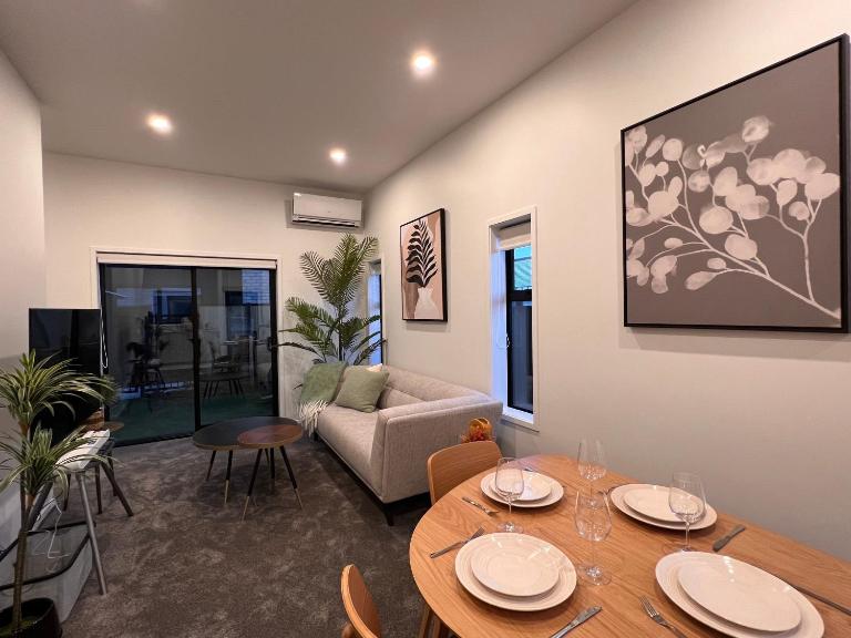 Lichfield Three Bedroom Townhouse with Super King Suite - Ferienwohnung Christchurch