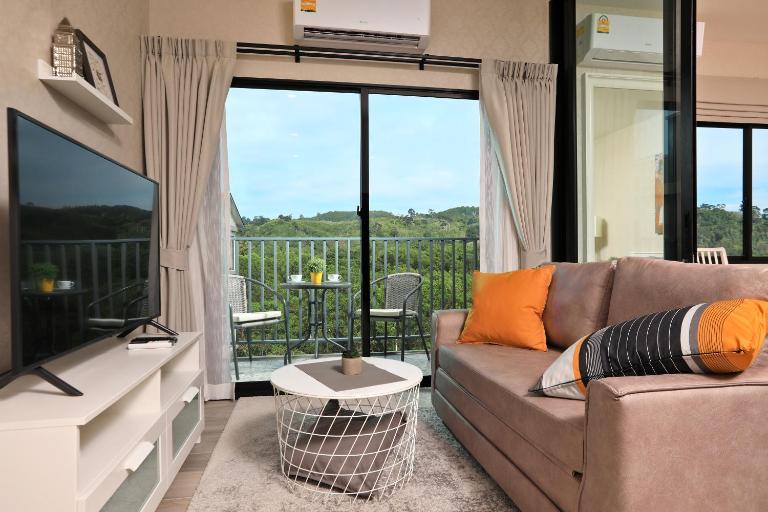 300 m to Naiyang Beach by Capital Pro - B&B Nakhon Phanom