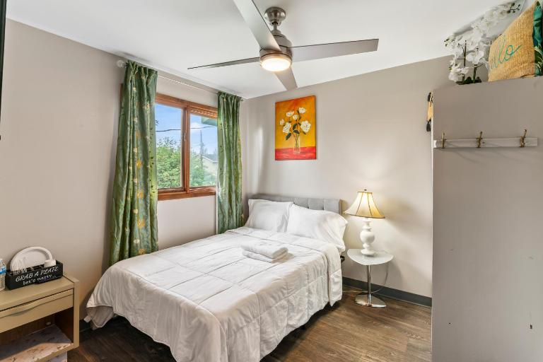 Simple Deluxe Private Room - B&B Anchorage