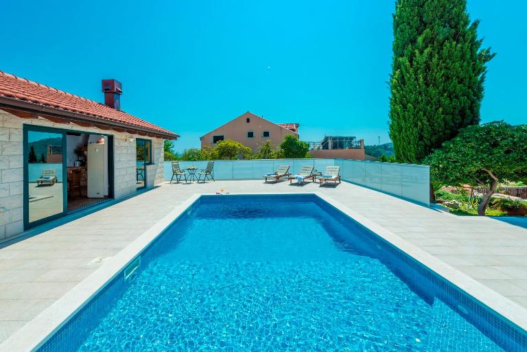Hedera Estate Villa Hedera XIX - Bed and Breakfast Mlini